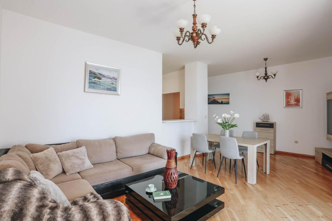 Apartment Near Ponta Nova Of Rafailovici เบชิชิ ภายนอก รูปภาพ