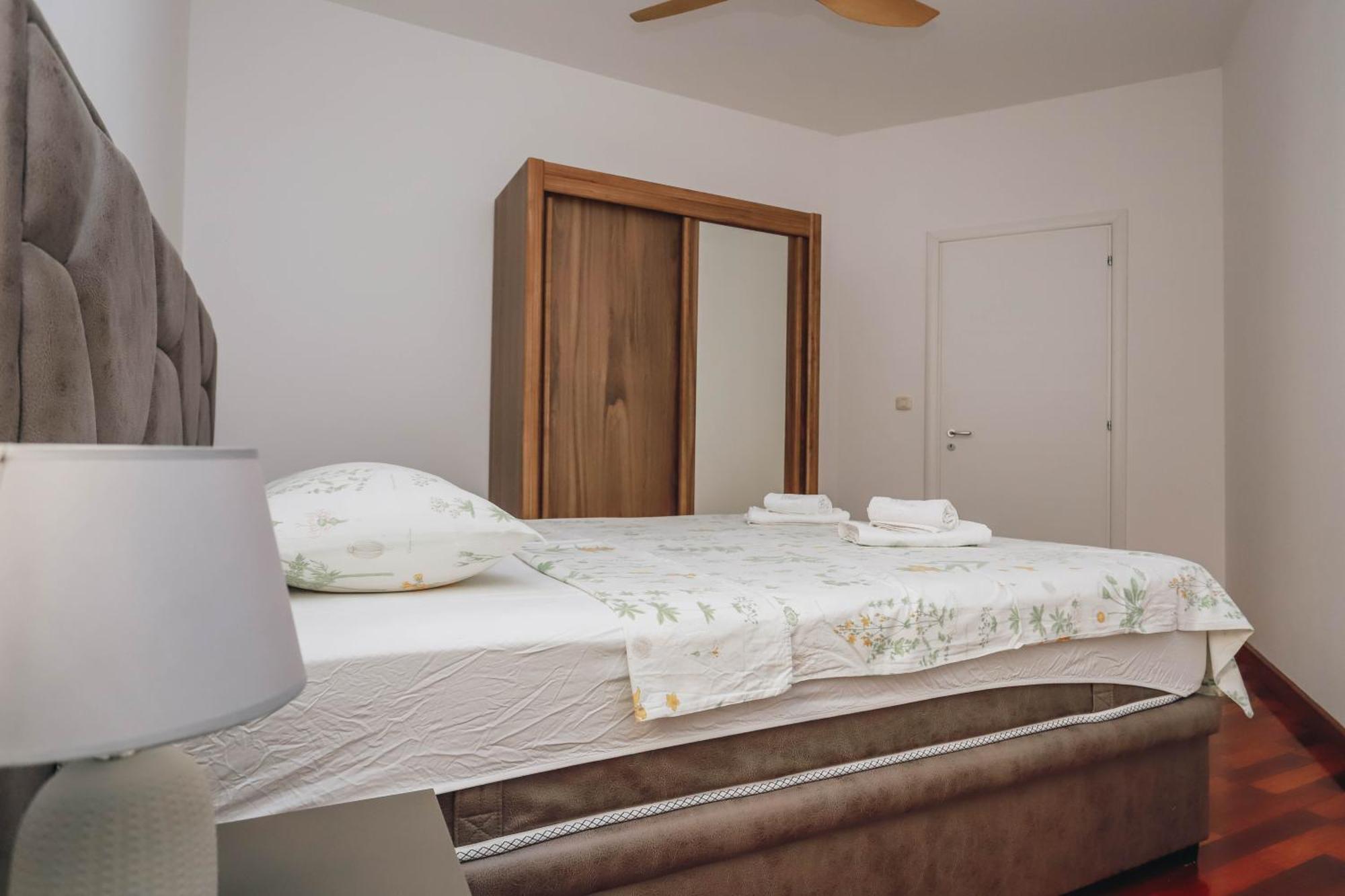 Apartment Near Ponta Nova Of Rafailovici เบชิชิ ภายนอก รูปภาพ