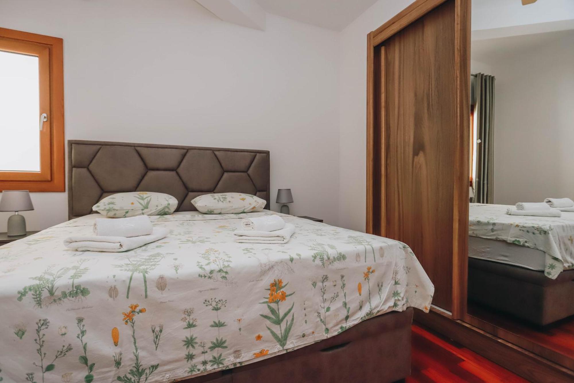 Apartment Near Ponta Nova Of Rafailovici เบชิชิ ภายนอก รูปภาพ